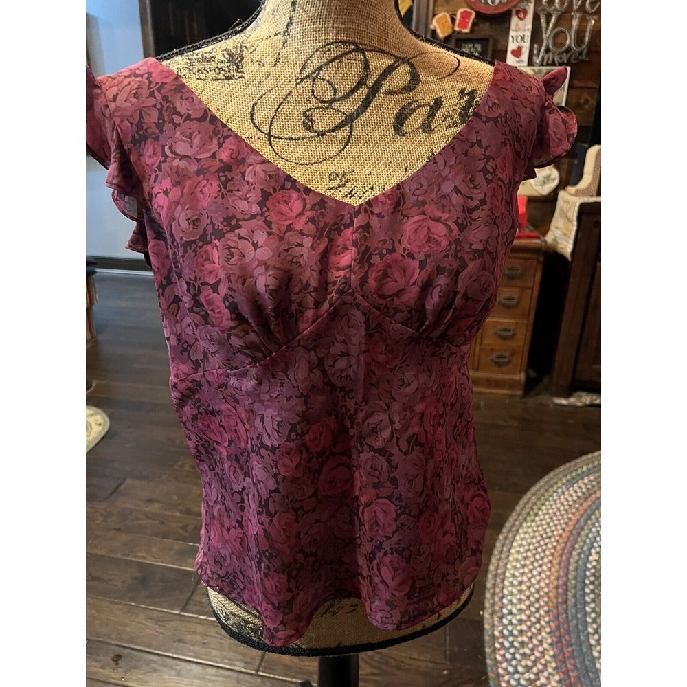 Express‎ Burgundy Floral Top - Beautiful In Front, But Amazing Back! Small